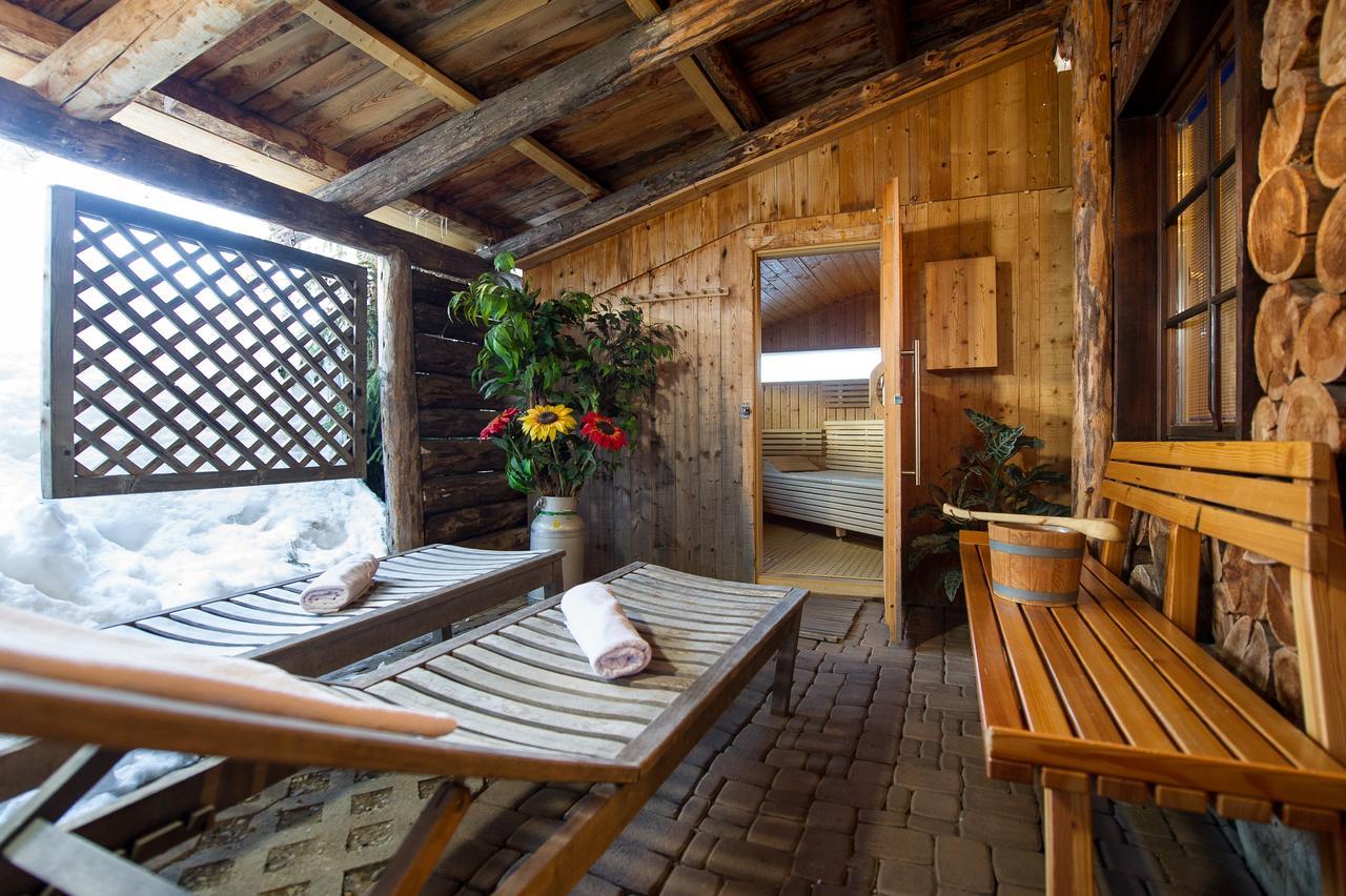 Sattleggers Alpenhof & Feriensternwarte Hotel Greifenburg Exterior photo
