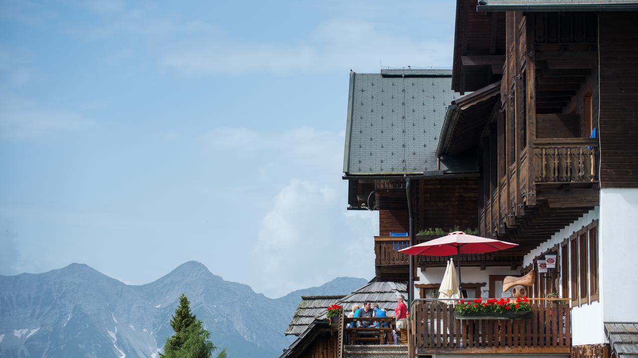 Sattleggers Alpenhof & Feriensternwarte Hotel Greifenburg Exterior photo
