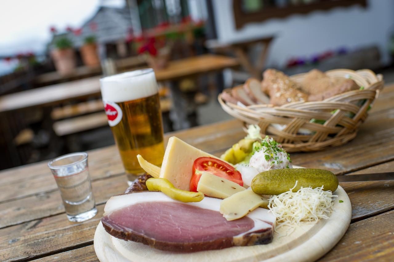 Sattleggers Alpenhof & Feriensternwarte Hotel Greifenburg Exterior photo